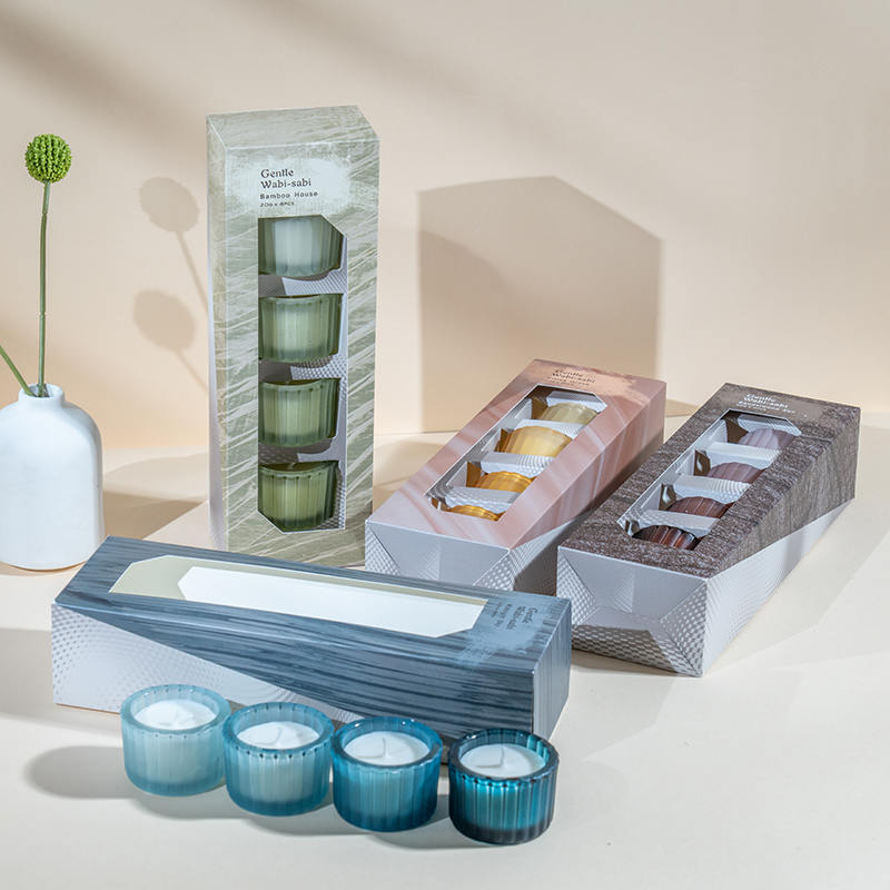 Set de 4 pahare cu lumânări mici din sticlă cu dungi verticale