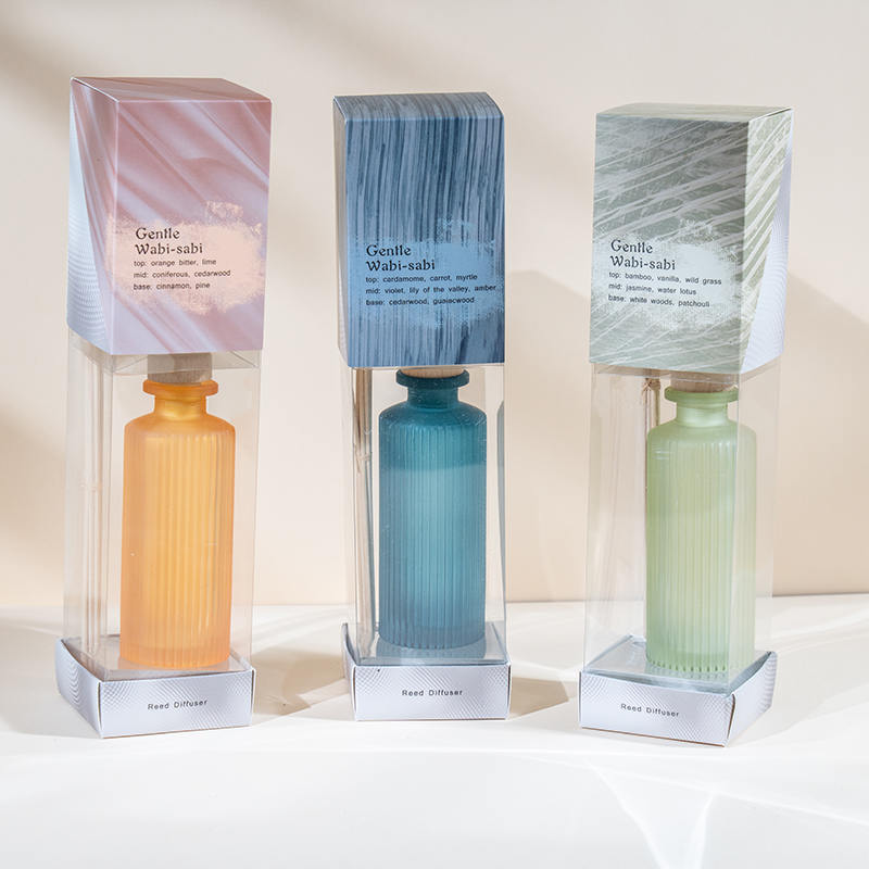 Sticlă rotundă de sticlă cu bandă verticală înaltă. Producător de ulei de difuzor de trestie