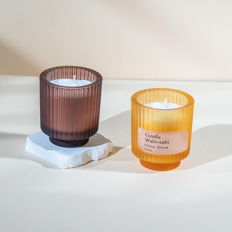 Cană rotundă de lumânare din sticlă cu dungi verticale lumânări parfumate-vânzător de lumânări de ceară de soia ecologică