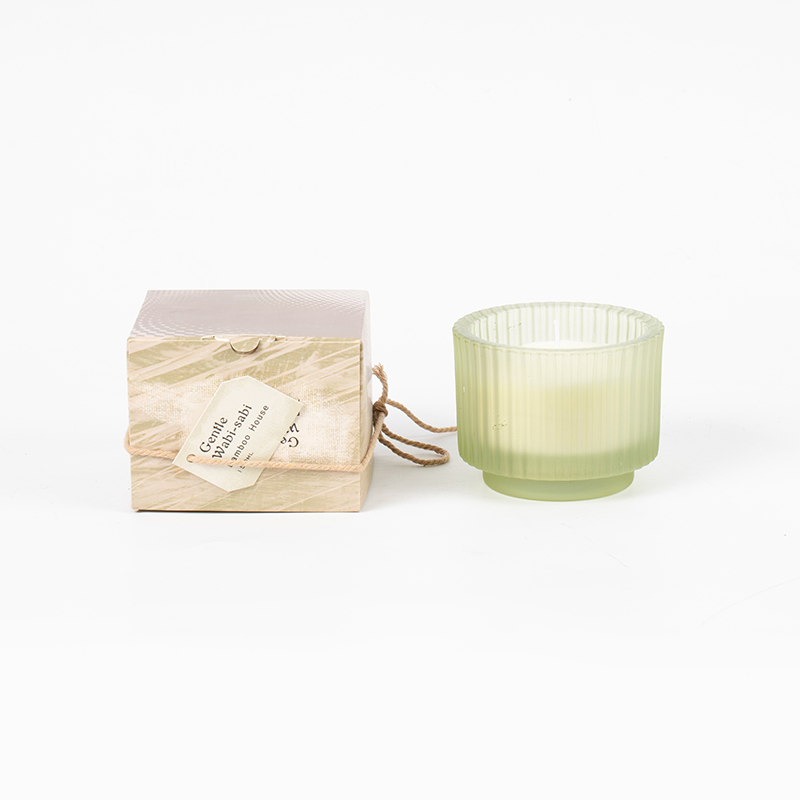 Cană rotundă de lumânare din sticlă cu dungi verticale lumânări parfumate-vânzător de lumânări de ceară de soia ecologică